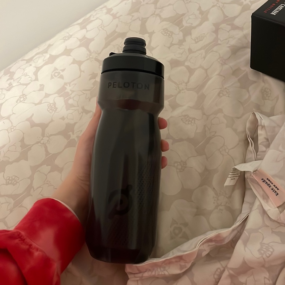 Peloton X Camelbak NWT and box podium 24 oz sport bottle